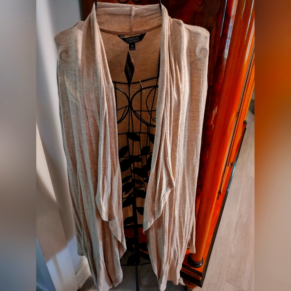 Brand New Ellen Tracy cardigan